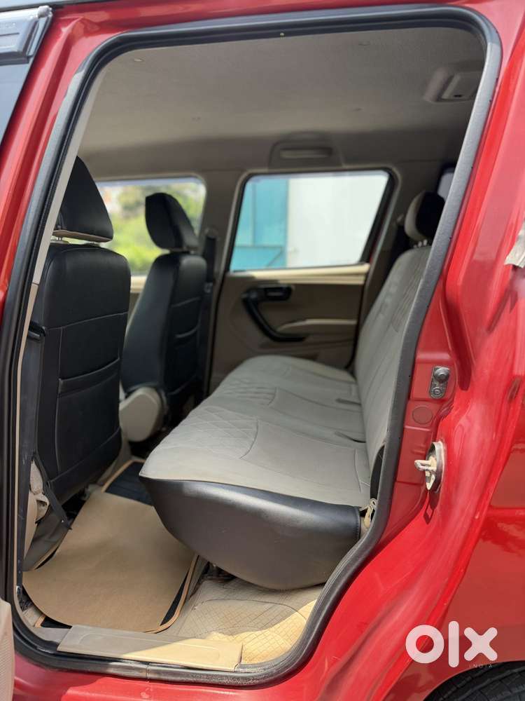 Mahindra Tuv 300 T6 Plus, 2016, Diesel