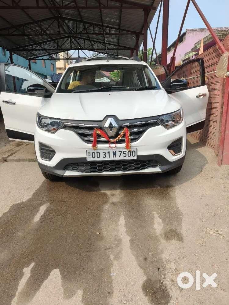 Renault Triber 1.0 Rxz Dual Tone 2025