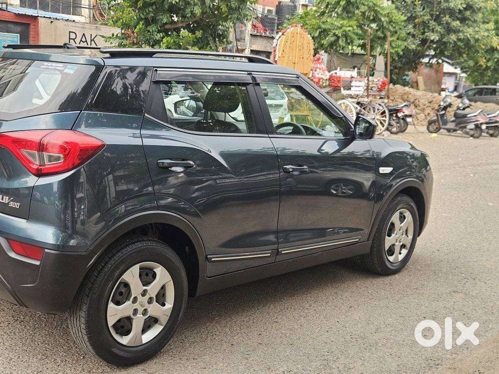 Mahindra Xuv300 1.2 W6 Amt Petrol, 2022, Petrol