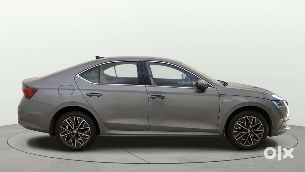 Skoda Octavia 2.0 L K Tsi At, 2022, Petrol
