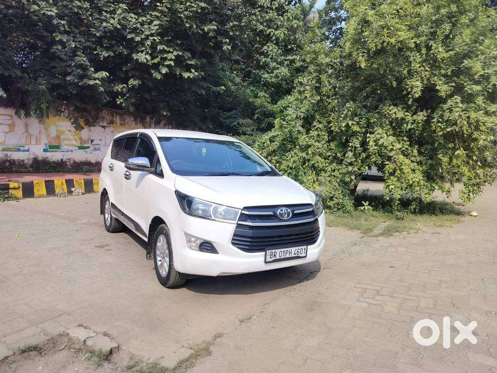 Toyota Innova Crysta 2.4 G Plus Mt 8 Str, 2017, Diesel