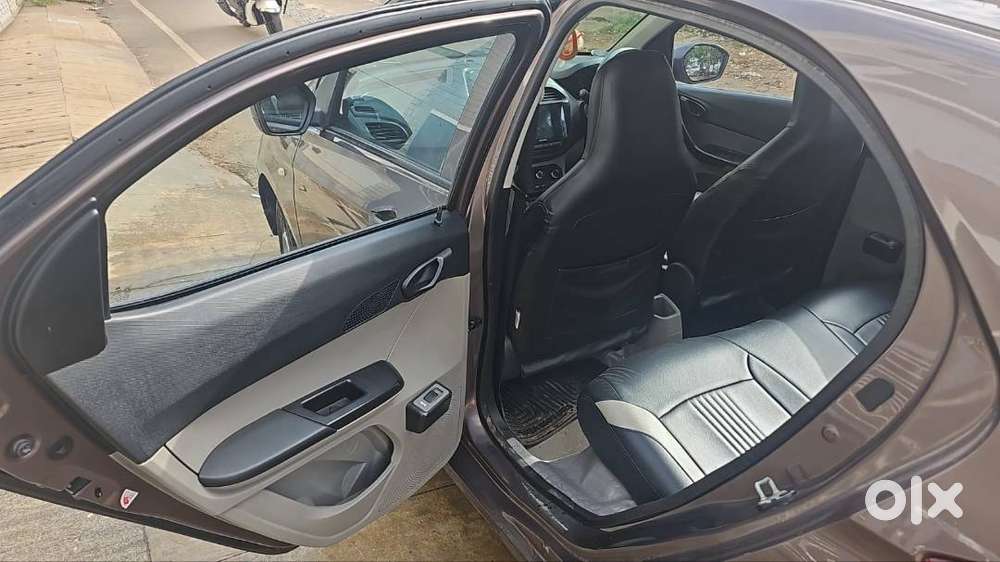 Tata Tiago Xe Petrol 2018