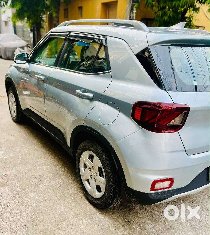 Hyundai Venue 1.2 S (o), 2022, Cng & Hybrids