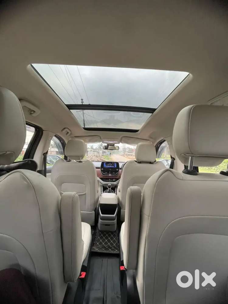 Tata Safari Xz Plus-top Model With Captain Seat & Panaramic Sunroof