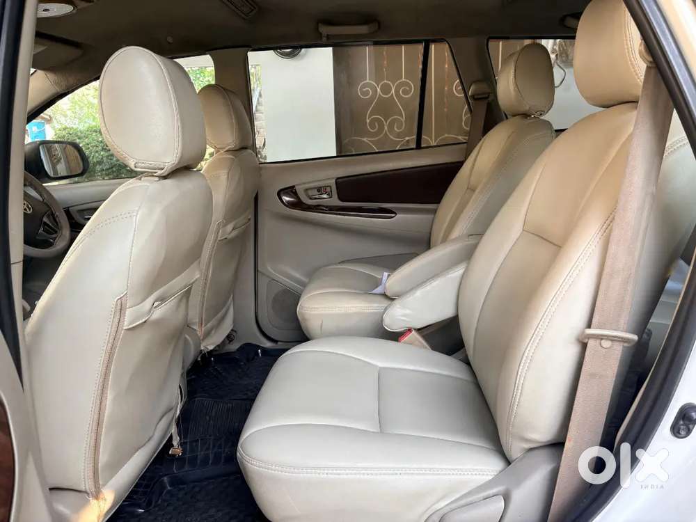 Toyota Innova 2014 Diesel 234000 Km Driven