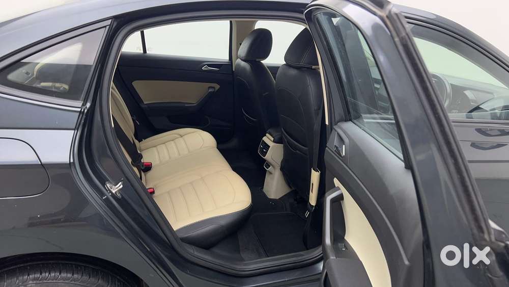 Skoda Slavia Ambition 1.0l Tsi At, 2022, Petrol