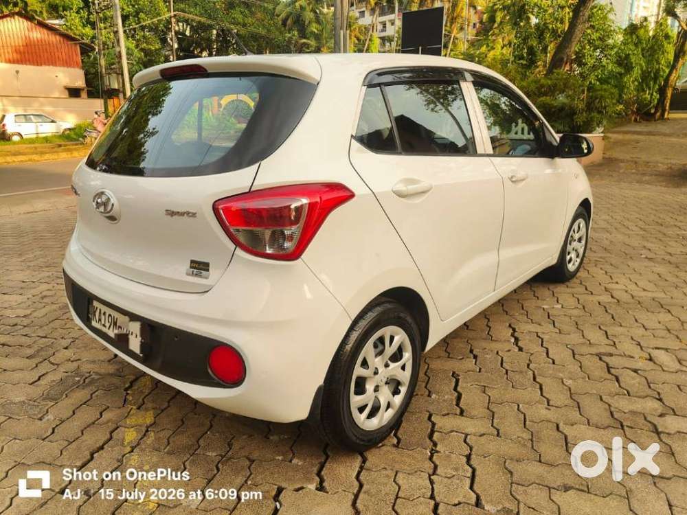 Hyundai Grand I10 Sportz Edition, 2017, Petrol