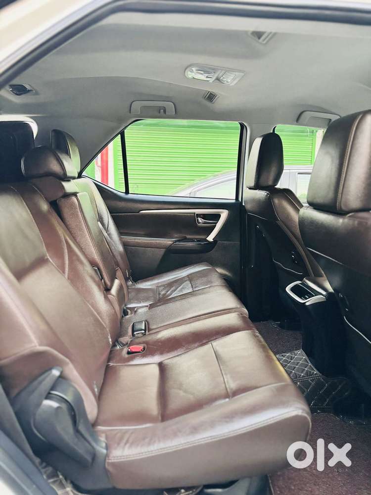 Toyota Fortuner 4x4 Manual Limited Edition, 2019, Diesel