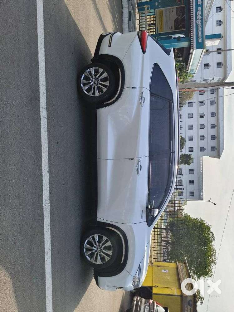 Toyota Innova Hycross 2.0 Zx Hybrid 7 Str, 2023, Petrol