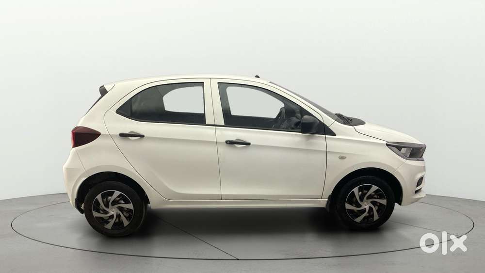 Tata Tiago 1.2 Revotron Xe Cng, 2024, Cng & Hybrids