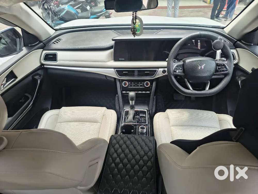 Mahindra Xuv700 2022 Diesel Well Maintained