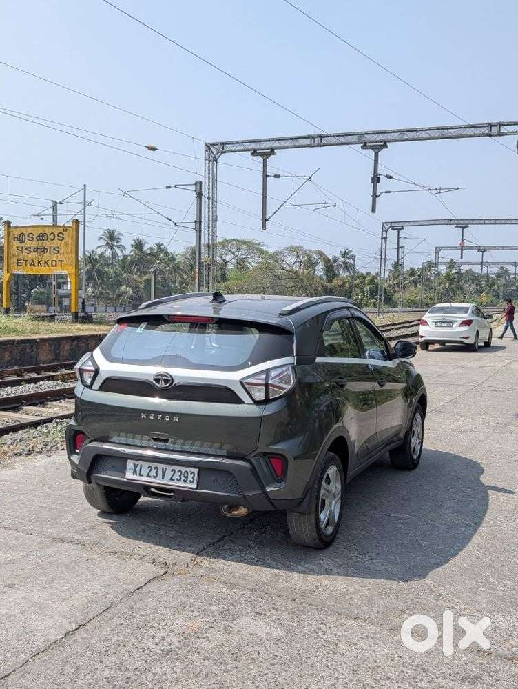 Tata Nexon 1.2 Revotron Xma Amt (s), 2022, Petrol