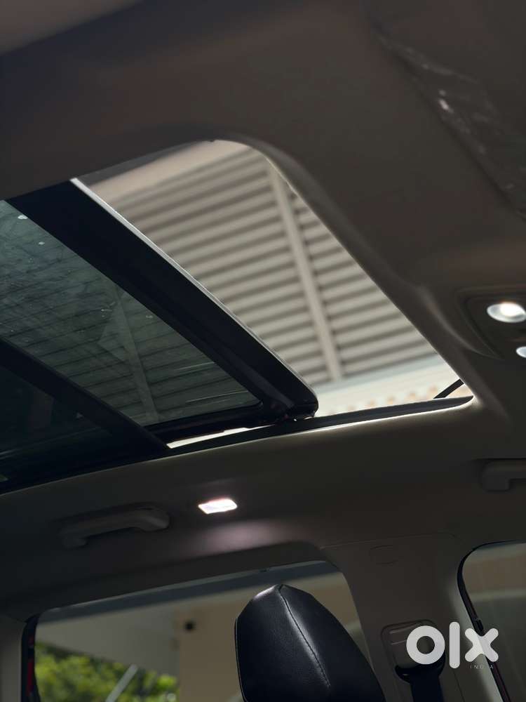 Mahindra Xuv7oo Mt 7 Seater Diesel Car 2022