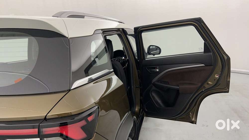 Maruti Suzuki Vitara Brezza 1.5 Zxi Plus Dual Tone, 2022, Petrol