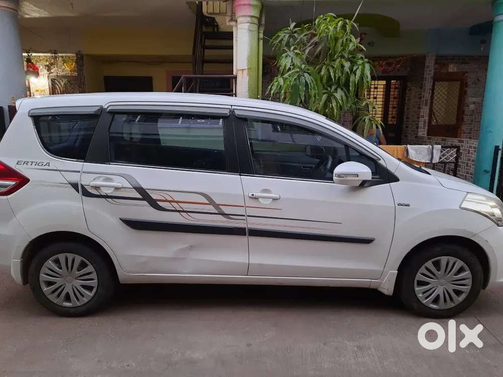 Maruti Suzuki Ertiga 2015 Diesel 63000 Km Driven Showroom History.