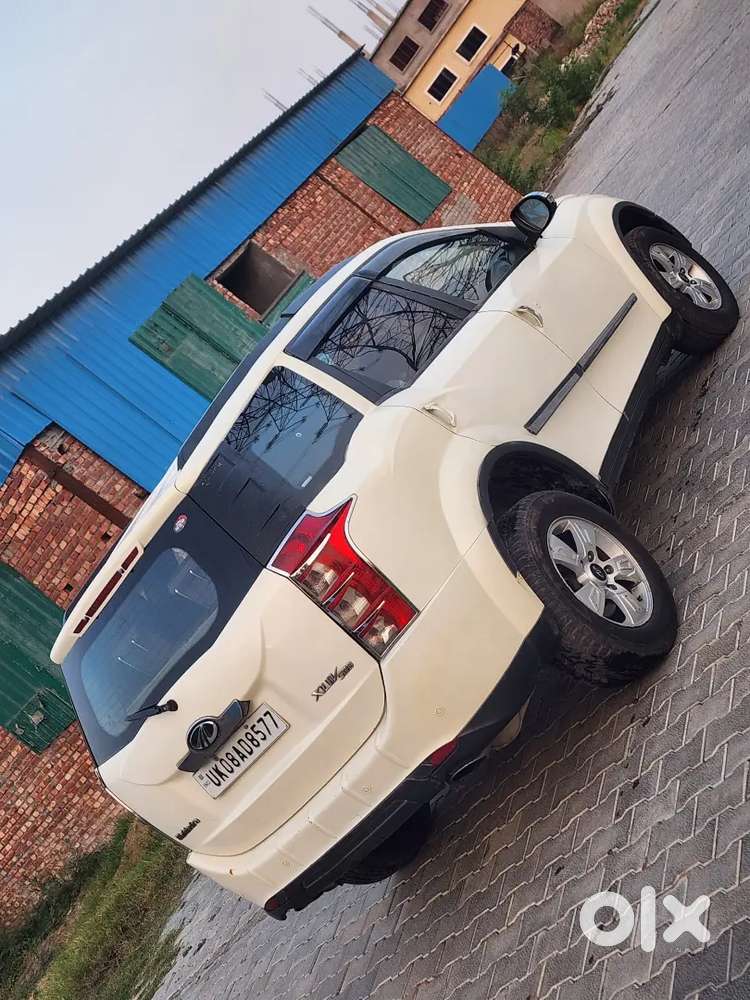 Mahindra Xuv W8
Airbags 
Central Lock 
Cruise Control