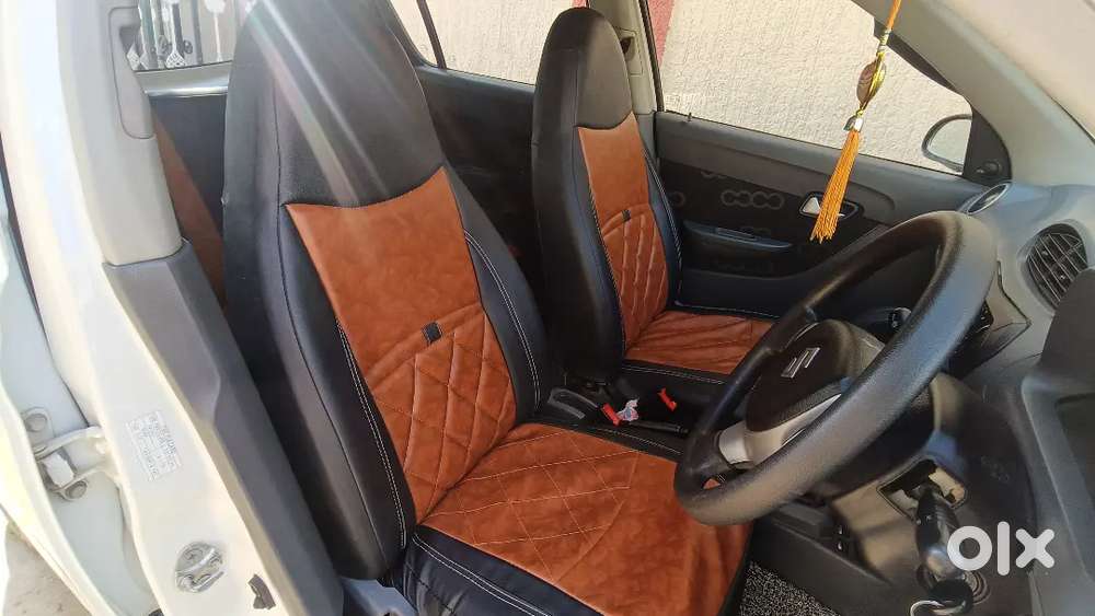 Charo Tayar New Hai
Seat Covar Or Android Sestam Laga Hua Hai
 Abhi B