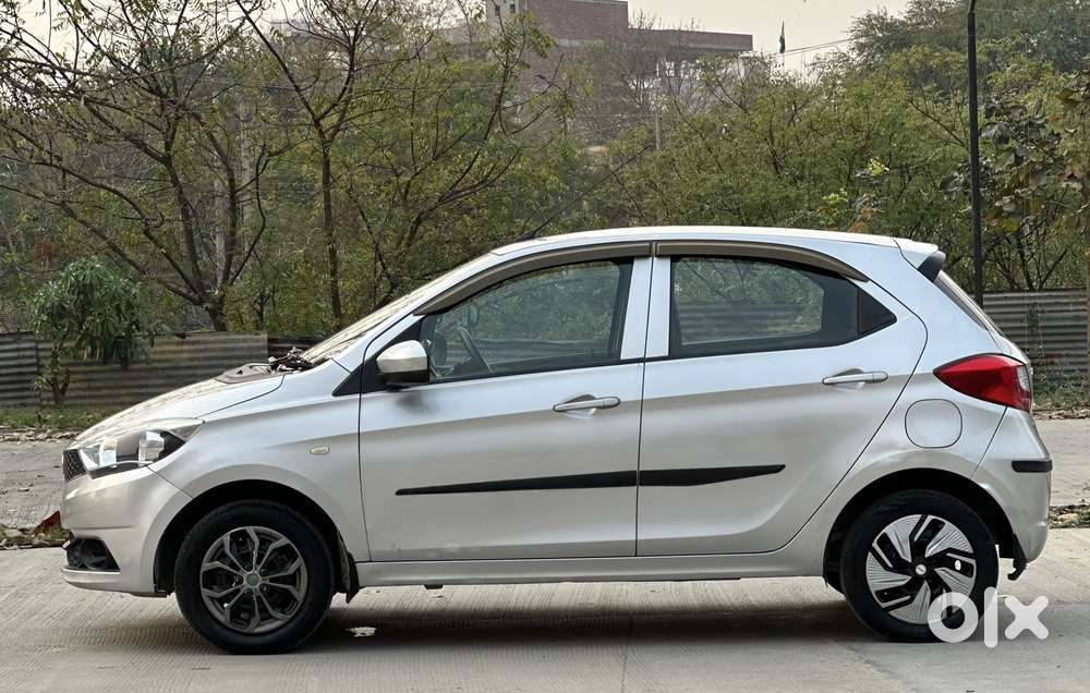 Tata Tiago 1.2 Revotron Xt (o), 2017, Petrol