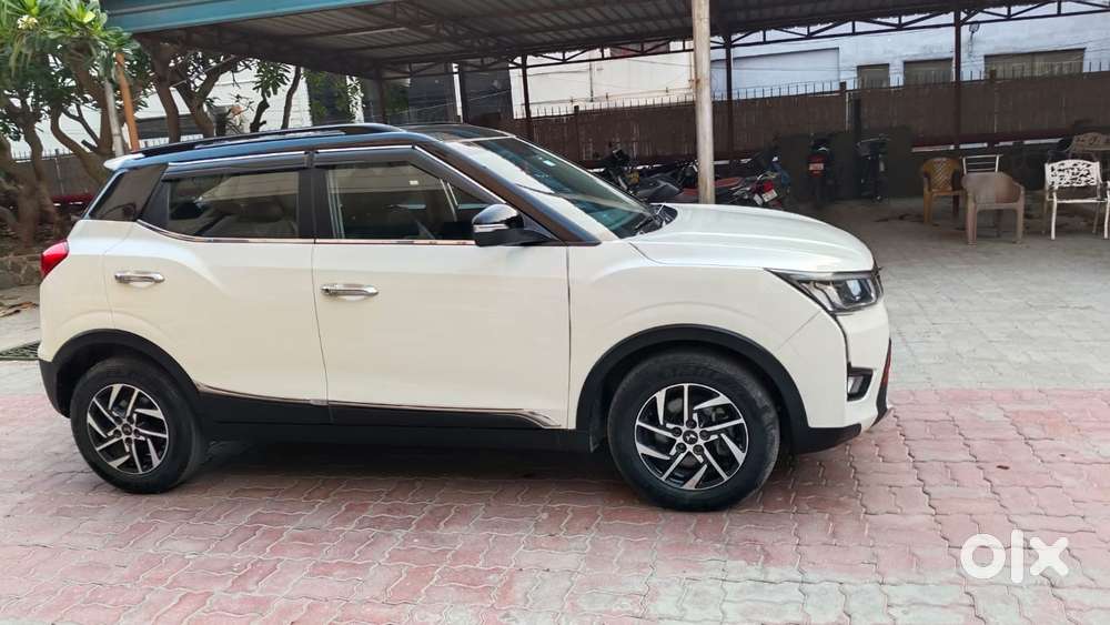 Mahindra Xuv300 W8 Option Dual Tone, 2022, Petrol