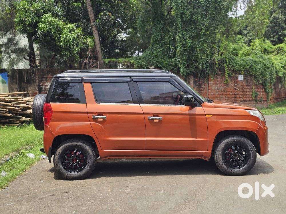 Mahindra Tuv 300 Mhawk100 T8 Dual Tone, 2017, Diesel