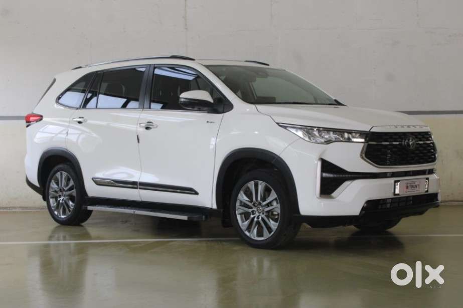 Toyota Innova Hycross 2.0 Zx Hybrid 7 Str, 2025, Petrol