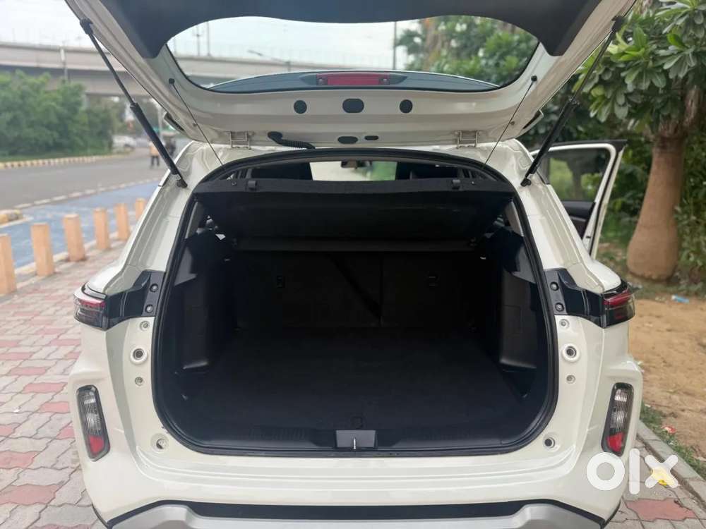 Maruti Suzuki Grand Vitara 1.5 Delta Smart Hybrid At, 2024, Petrol