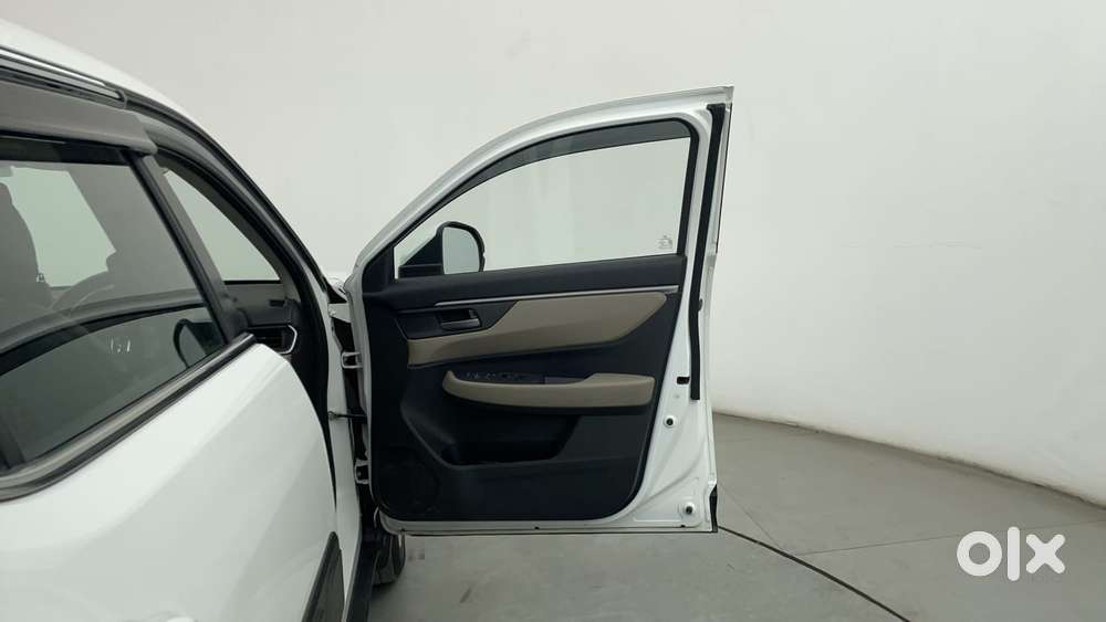 Honda Elevate V Mt, 2023, Petrol