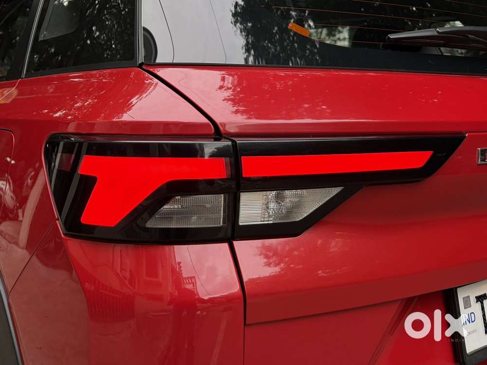 Maruti Suzuki Brezza 1.5 Zxi Plus At Smart Hybrid, 2022, Petrol