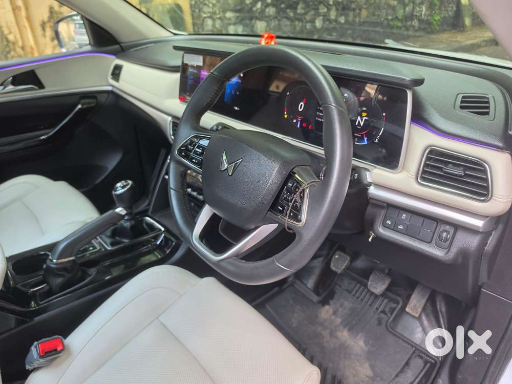 Mahindra Xuv700 2.2 Ax 7 Diesel Mt Str, 2025, Diesel