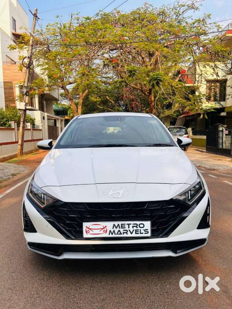 Hyundai I20 Asta (o) 1.2 Mt, 2023, Petrol
