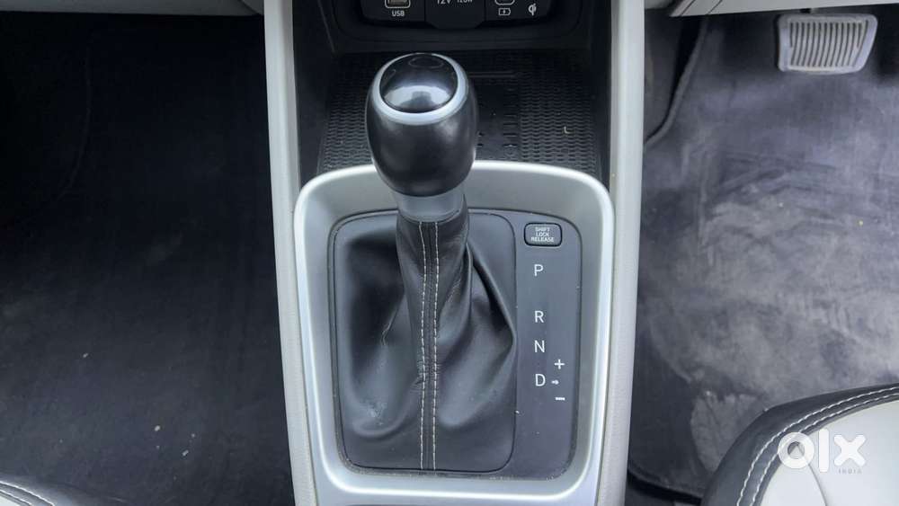 Hyundai Venue 1.0 Sx (o) Turbo Dct, 2023, Petrol