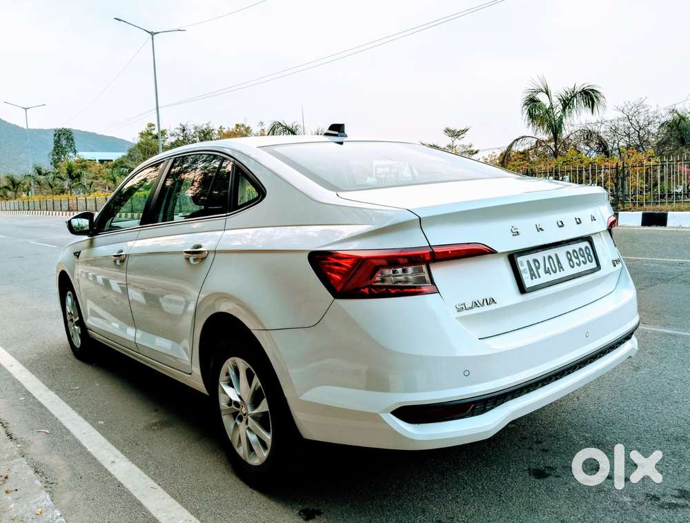 Skoda Slavia Ambition 1.5l Tsi Mt, 2023, Petrol