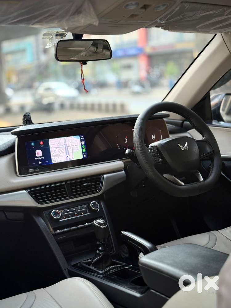 Mahindra Xuv700 2.2 Ax 5 Diesel At 7 Str, 2022, Diesel