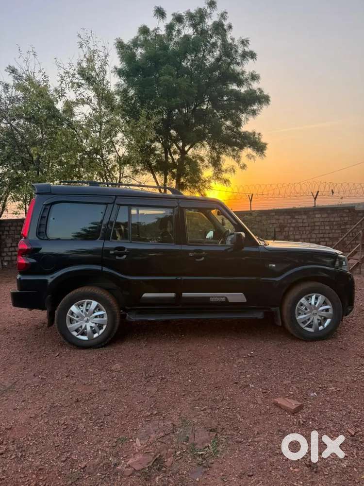 Mahindra Scorpio Black Colour 29 August 2023 Good Condition