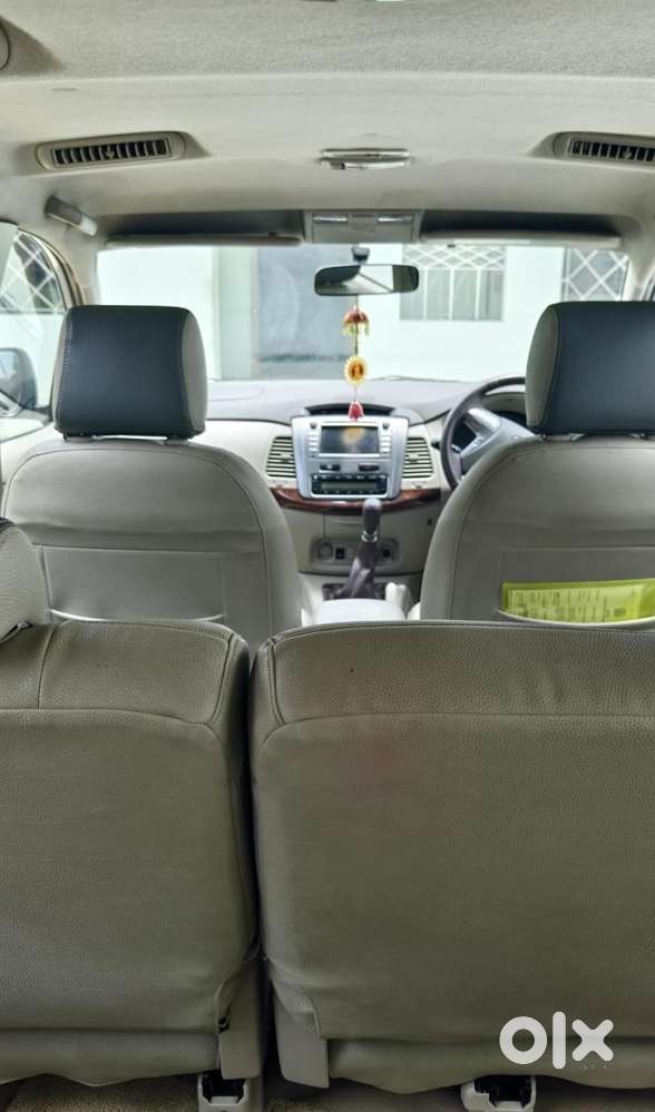 Toyota Innova 2.5 Z Diesel 7 Seater Bs Iv, 2014, Diesel