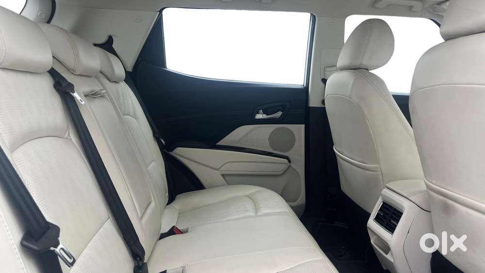 Mahindra Xuv 3xo Ax5 1.5 Diesel Autoshift Plus, 2024, Diesel
