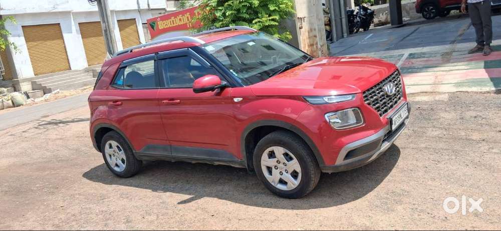 2022 Venue Petrol Car 8.5lacs Only