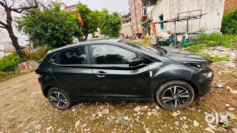 Tata Altroz Xz Icng 2025
