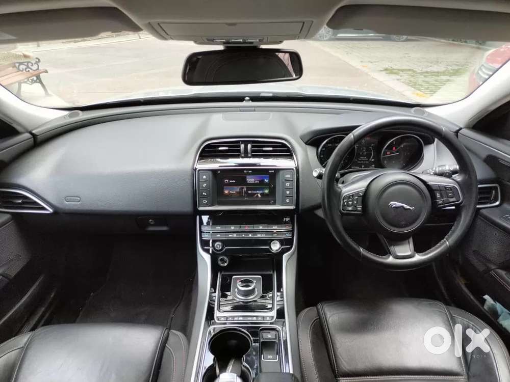 Jaguar Xe Prestige, 2017, Petrol