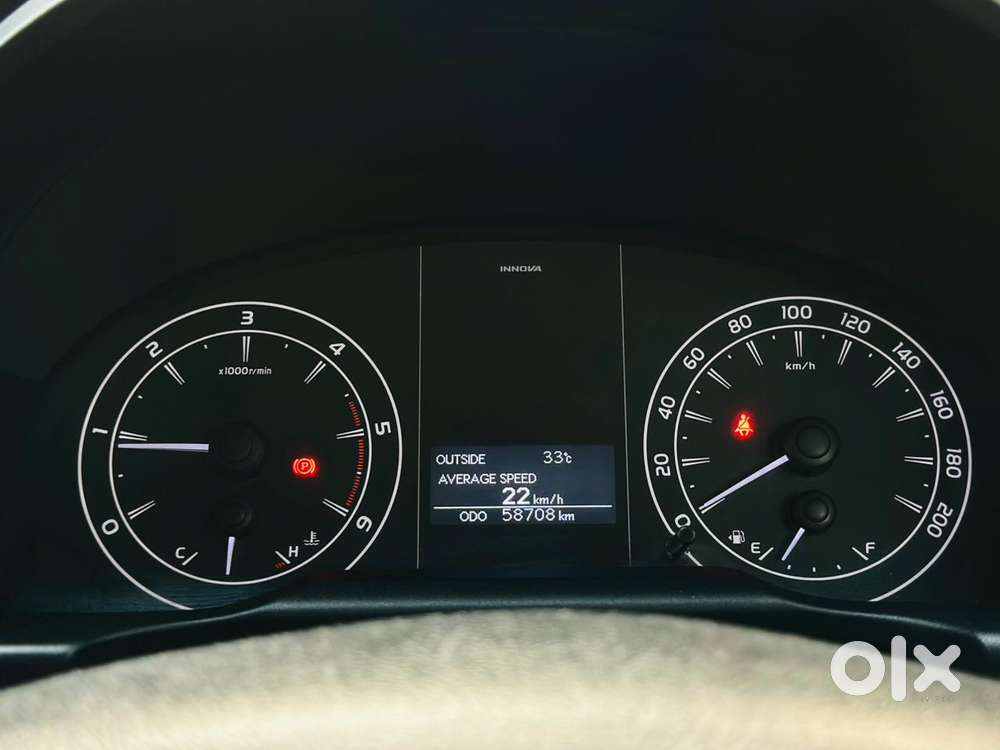 Toyota Innova Crysta 2.4 G Mt 8s, 2024, Diesel