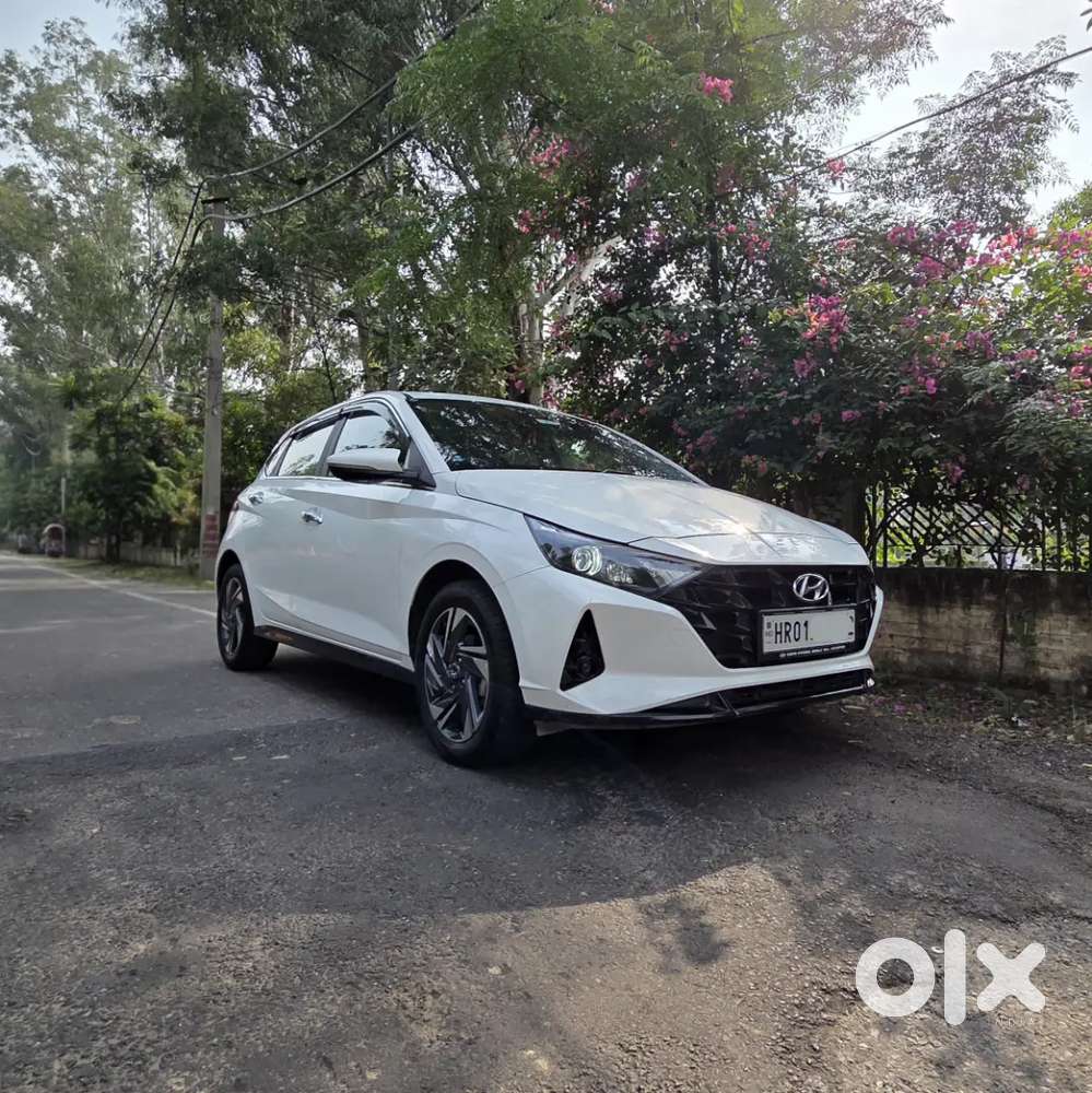 Top Model I20 Asta(o) | Low Km | Single Owner