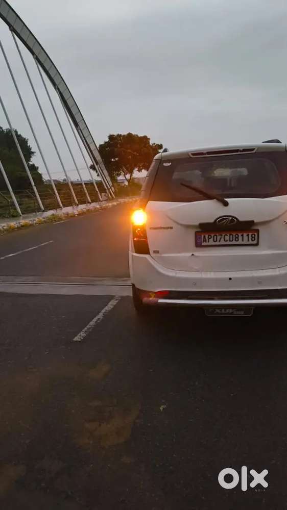 Mahindra Xuv500 2.2 W8 2014