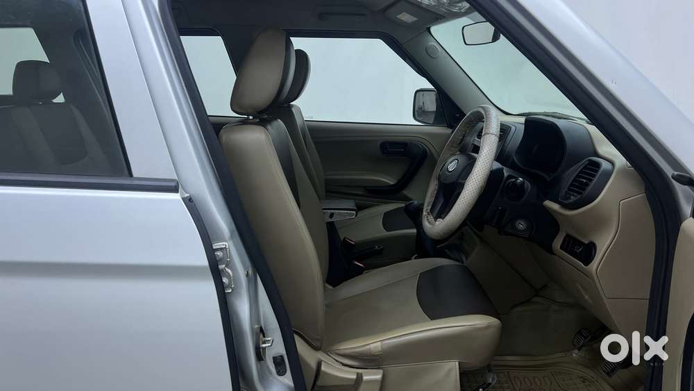 Mahindra Tuv 300 T4 Plus, 2019, Diesel