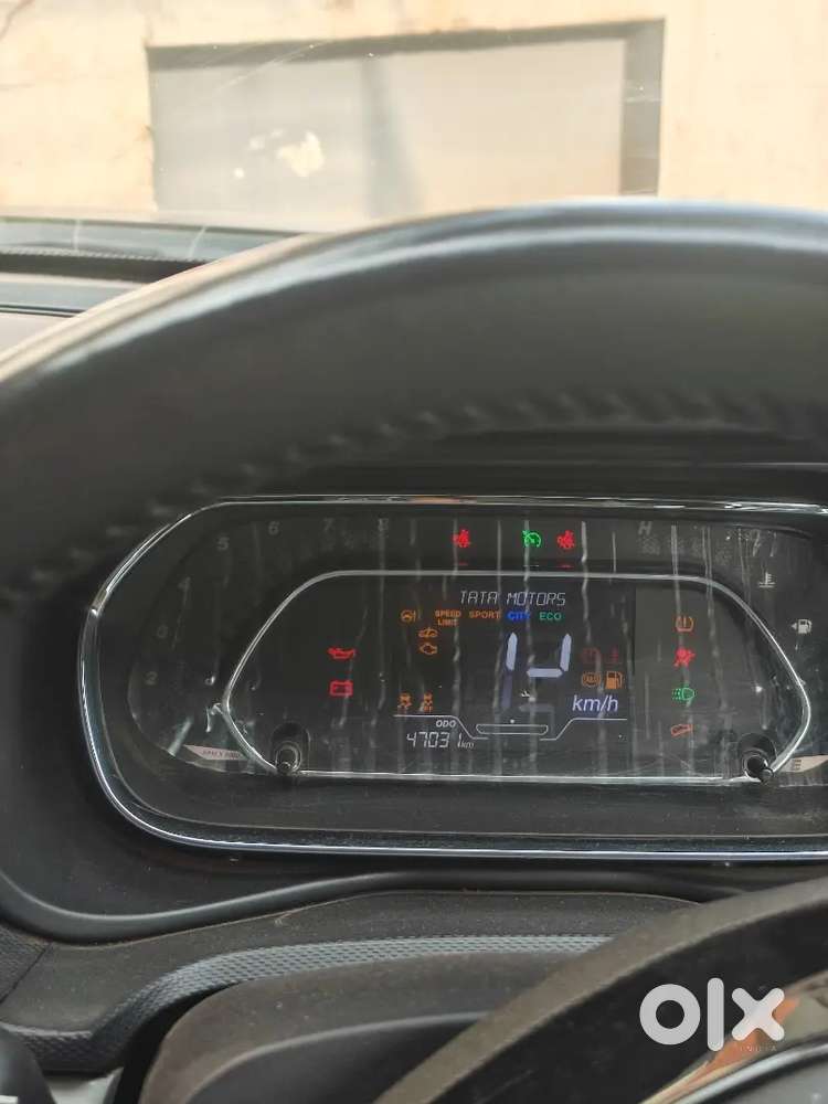 Tata Nexon With Sunroof & Extended Warranty