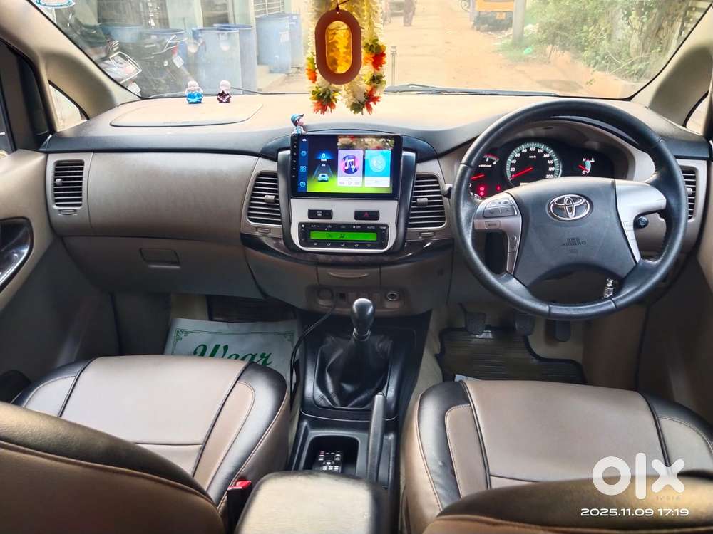 Toyota Innova 2.5 V 8 Str, 2015, Diesel