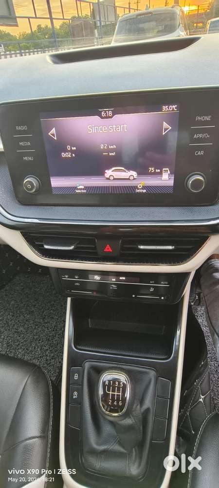 Skoda Slavia 1.0 Ambition Tsi, 2022, Petrol