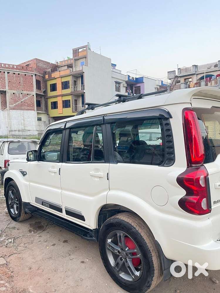 Mahindra Scorpio 2016 Diesel Well Maintained