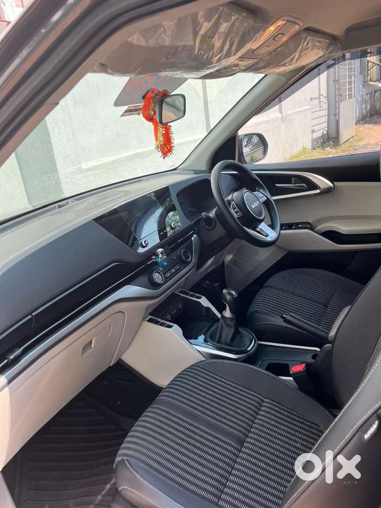 Kia Carens 1.4 Prestige 7 Str, 2023, Petrol