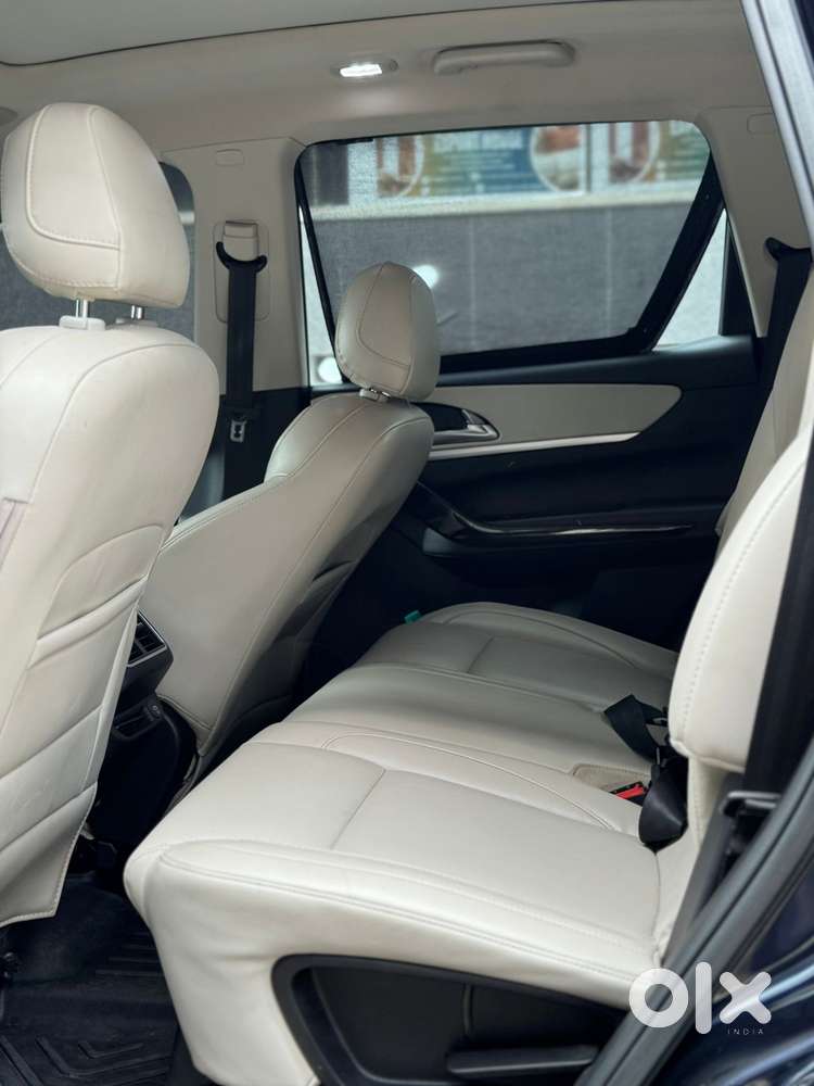 Mahindra Xuv700 2.2 Ax 7 Diesel Mt Luxury Pack Str, 2022, Diesel