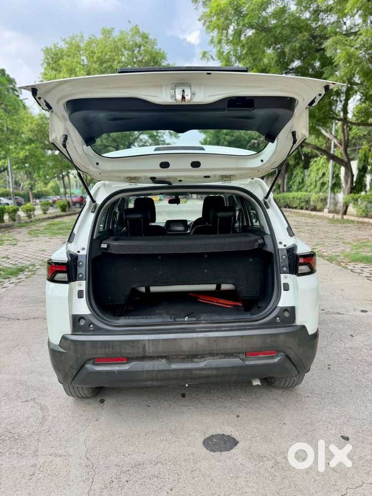 Maruti Suzuki Brezza 1.5 Vxi Cng, 2024, Cng & Hybrids